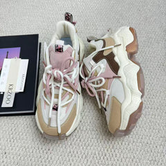 High-top sports shoes