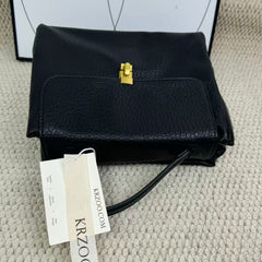 Pitot commuter crossbody bag