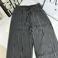 Lazy and draping straight-leg trousers