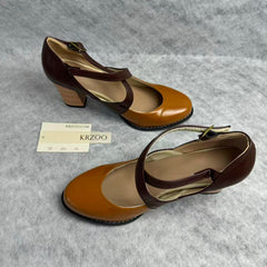 Sharp plastic buckle with thick heel connection