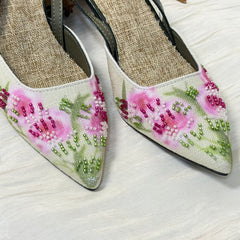 Embroidered low-heeled high-heeled shoes