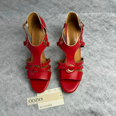 High heels with thick straps and high ankle rings