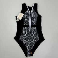 Zip-up one-piece swimming suit