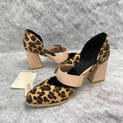 Leopard-print belt buckle shoes