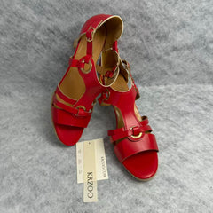 High heels with thick straps and high ankle rings