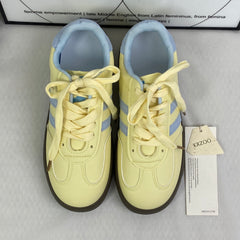 High-top vintage training shoes