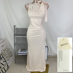 Single-shoulder pleated solid-color dress