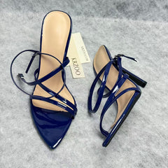 Pointed-toe patent leather cross ankle strap high heels