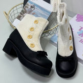 Short boots with round toes and thick low heels