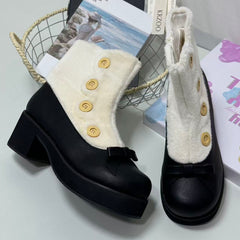Short boots with round toes and thick low heels