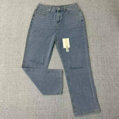 High-waist fringed fabric cutting through the jeans