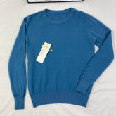 Knitted sweater with round neck and long sleeves