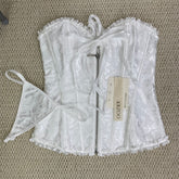 Zip-up stretch top with tight fishbone detailing