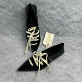 Strap-on two-piece pointed toe shiny leather shoes
