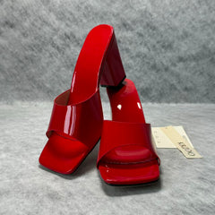 Square-toe thick-soled single-heeled high heel
