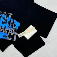 Doodle-style letter print short sleeve shirt