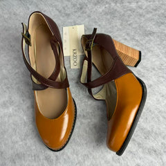 Sharp plastic buckle with thick heel connection