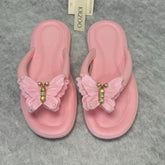 Diamond-shaped bow flip-flops