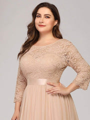 Elegant Lace Evening Dress with Romantic Sleeves for Plus Size Women
