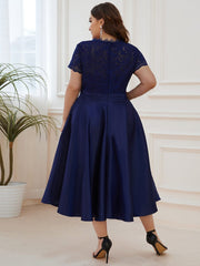 Elegant Plus Size Lace A-line Cocktail Dress with Pockets