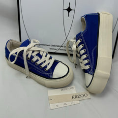 High-top lace-up canvas shoes