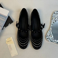 Low-cut one-piece soft-soled slip-on shoes