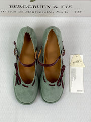 One-strap French-style high-heeled shoes