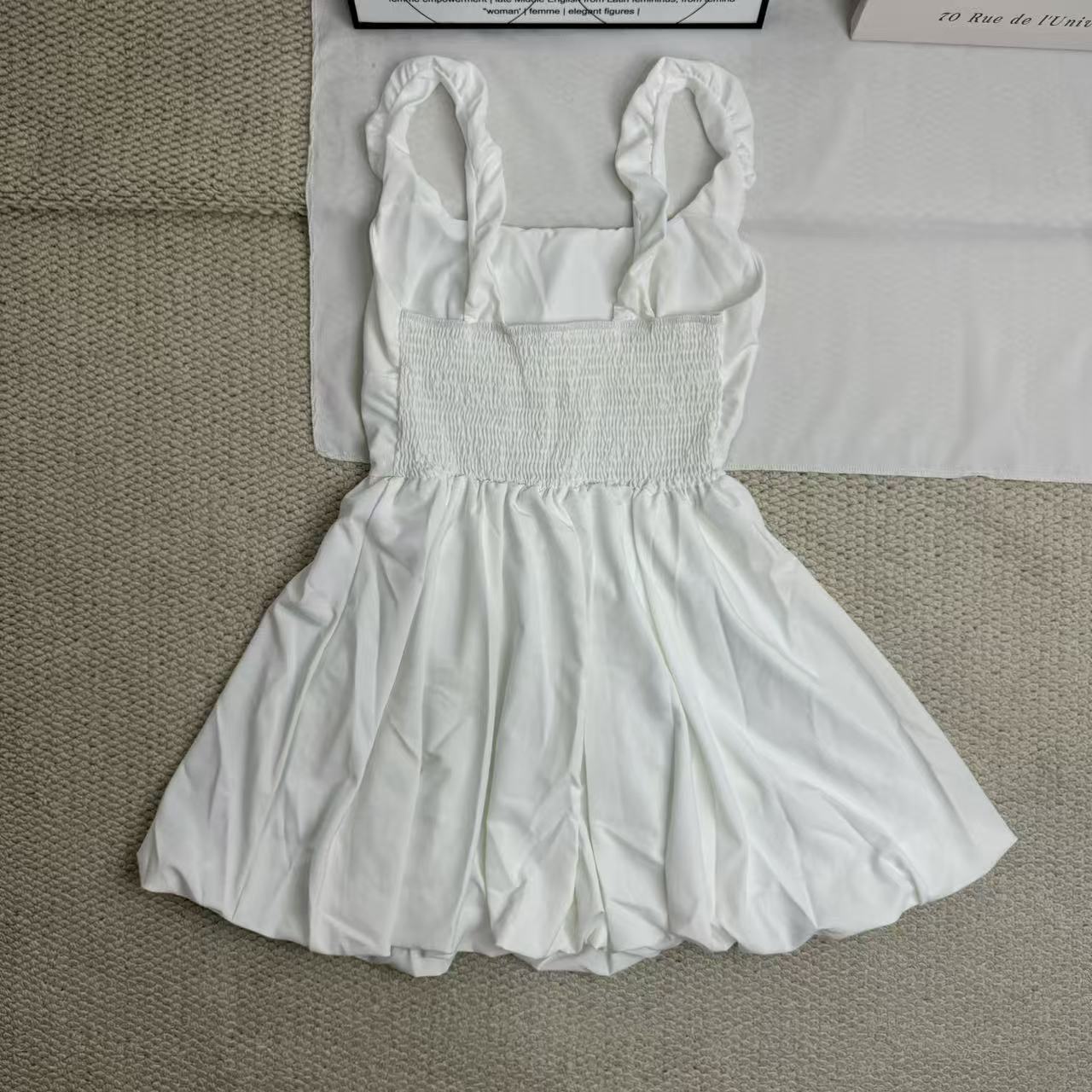 Fluffy and mini flower-patterned dress