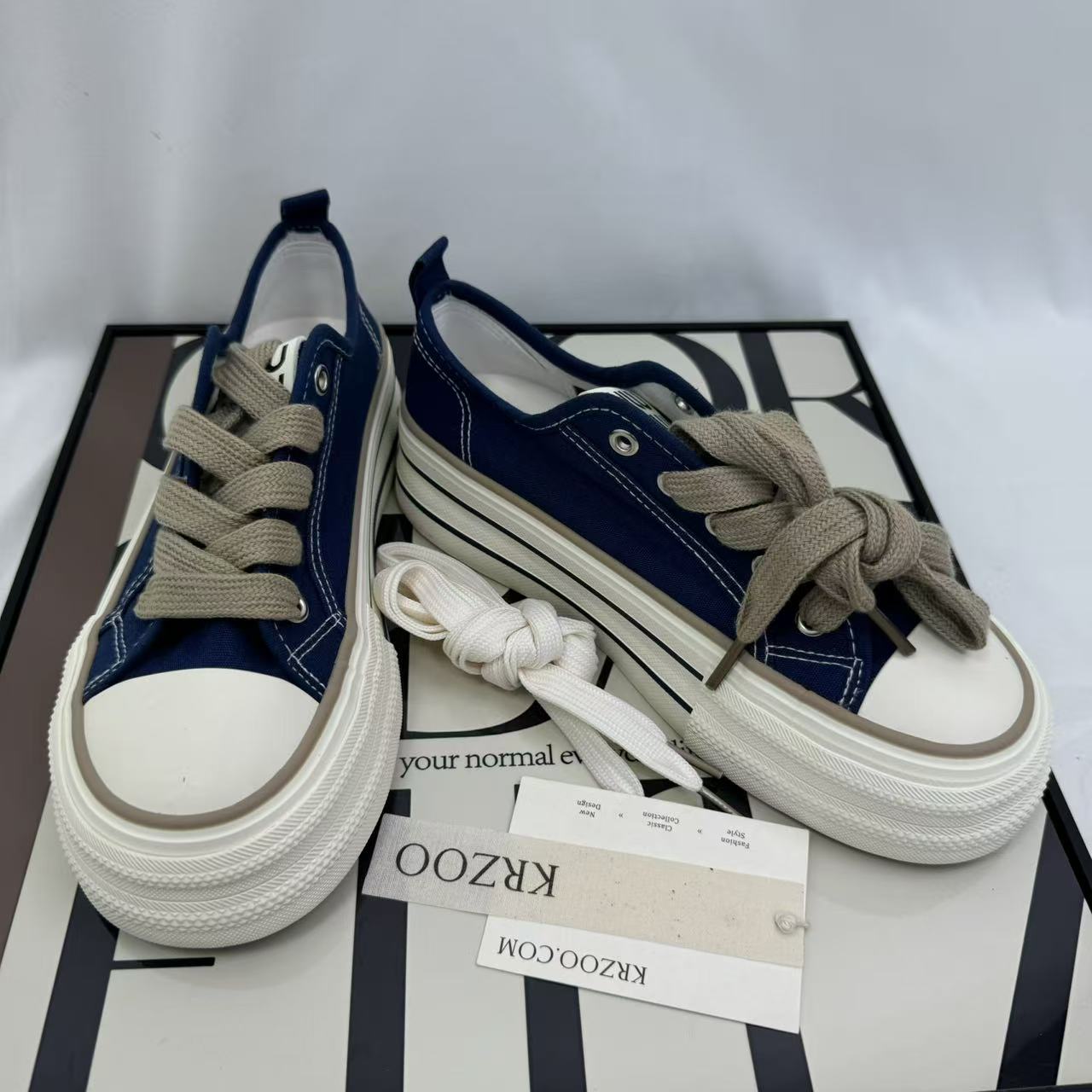 Canvas breathable thick-soled casual sneakers