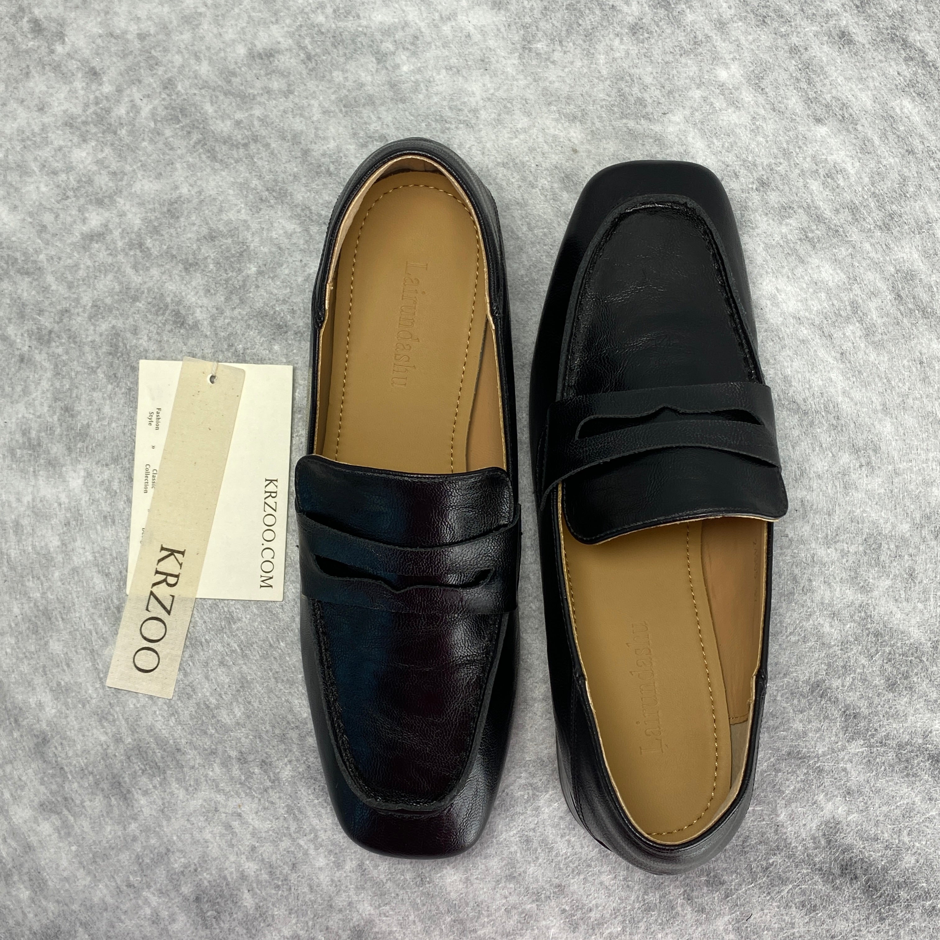 Soft-soled flat-bottomed commuting shoes
