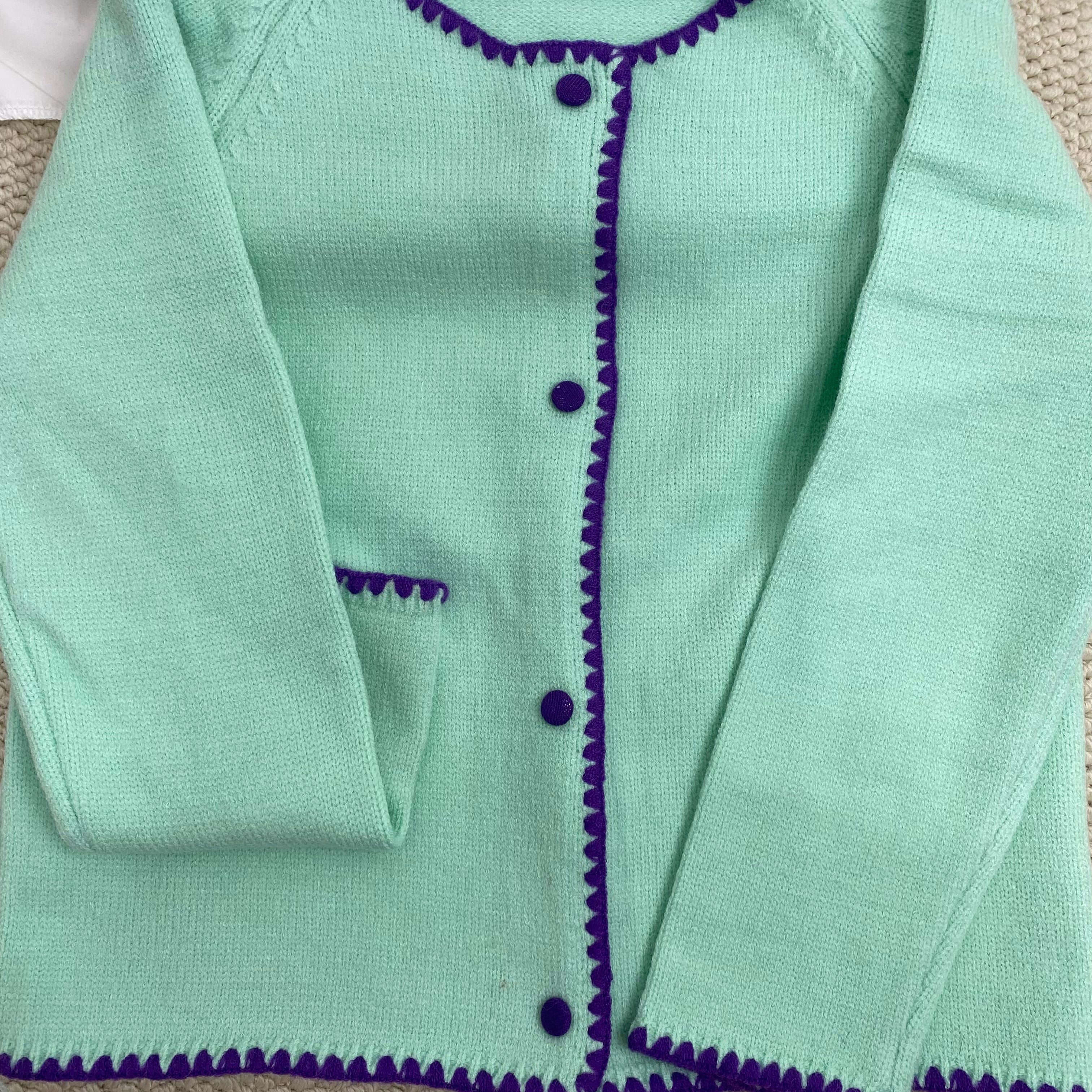 Retro Water Lazy Green Sweater
