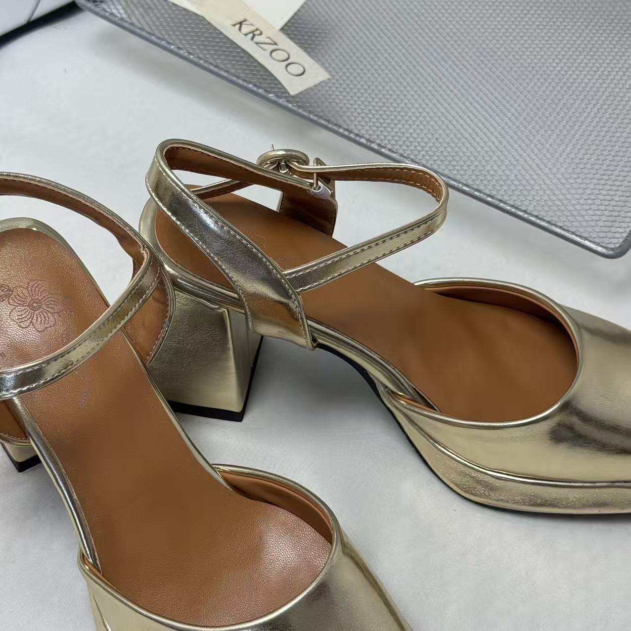 Square-toe simple lace-up open-toe sandals