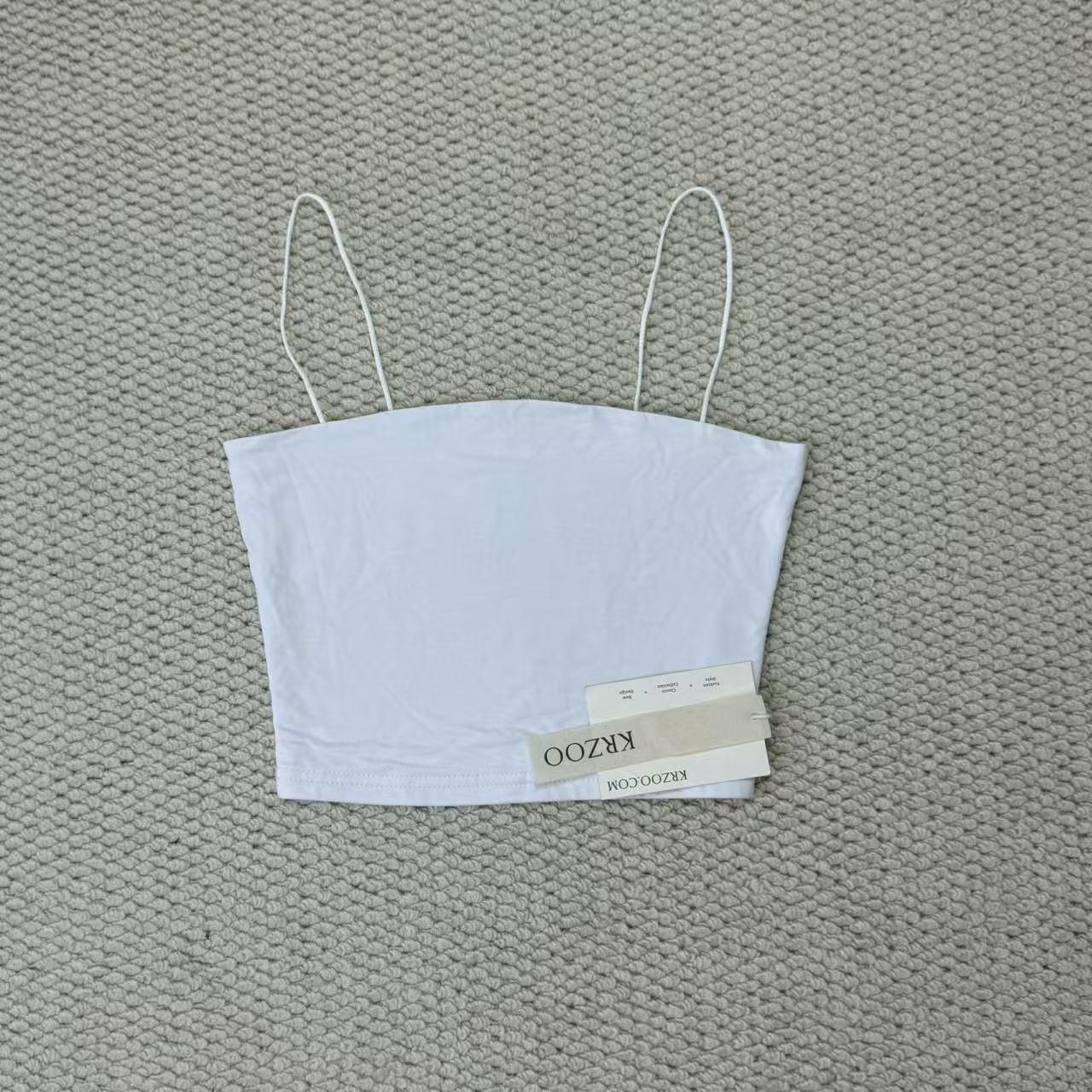 Backless tank top with suspenders