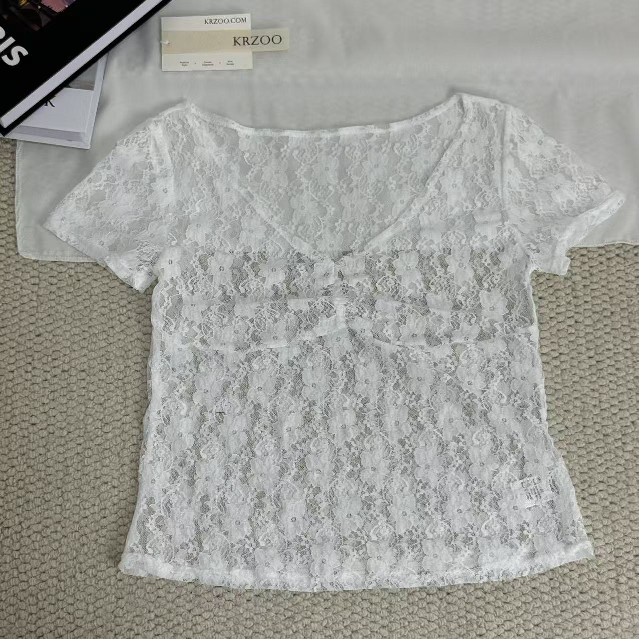 Slim-Fit V-Neck Lace Short-Sleeved Top