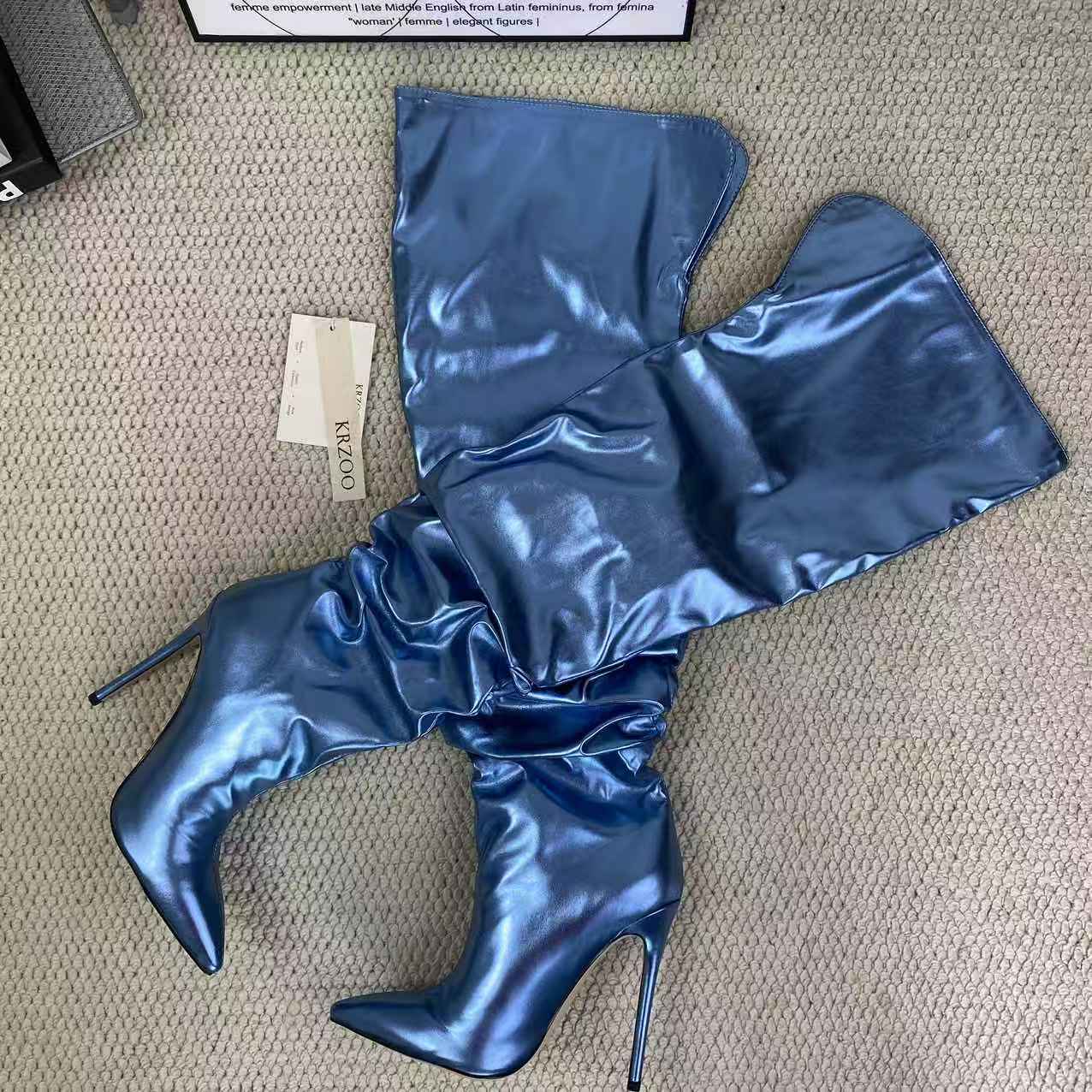 High-crowned knight boots with thick heels