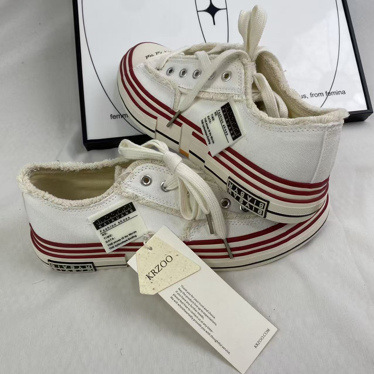 Beggars' canvas shoes with thick soles