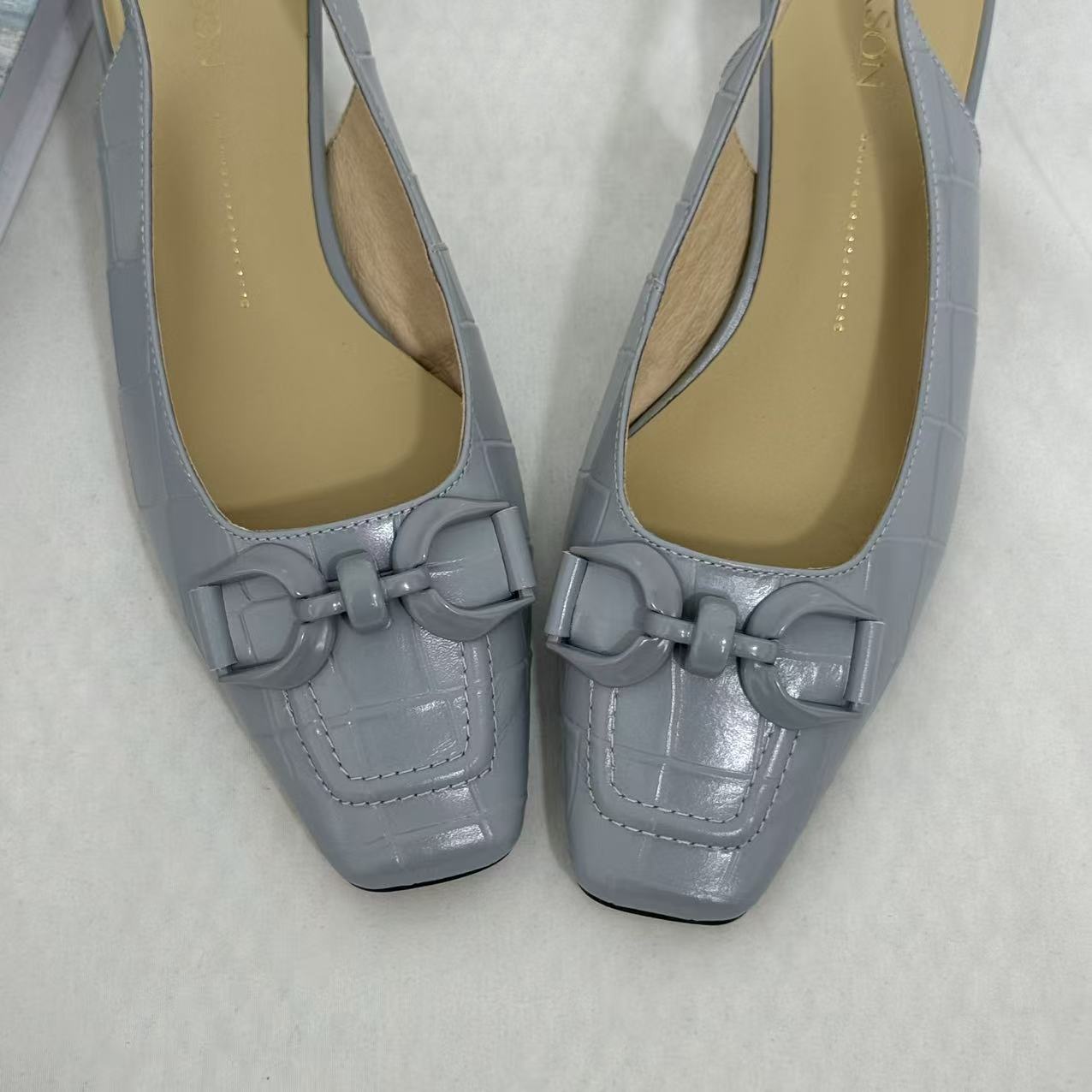 Cowhide Sandals With Enclosed Toes
