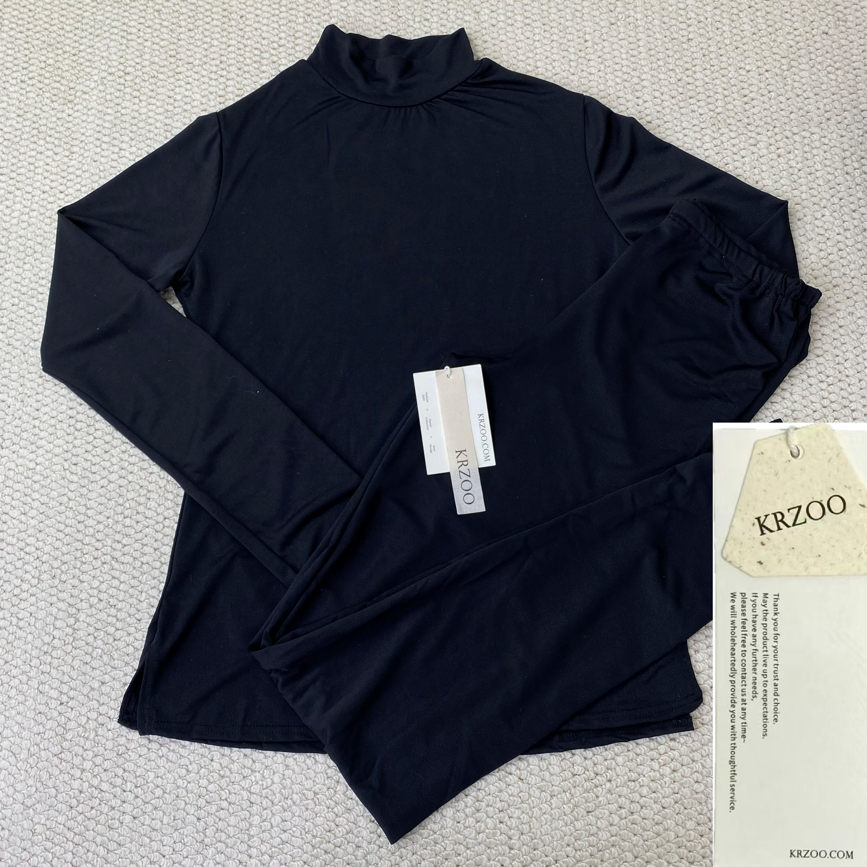 Base layer shirt and long-sleeved T-shirt set