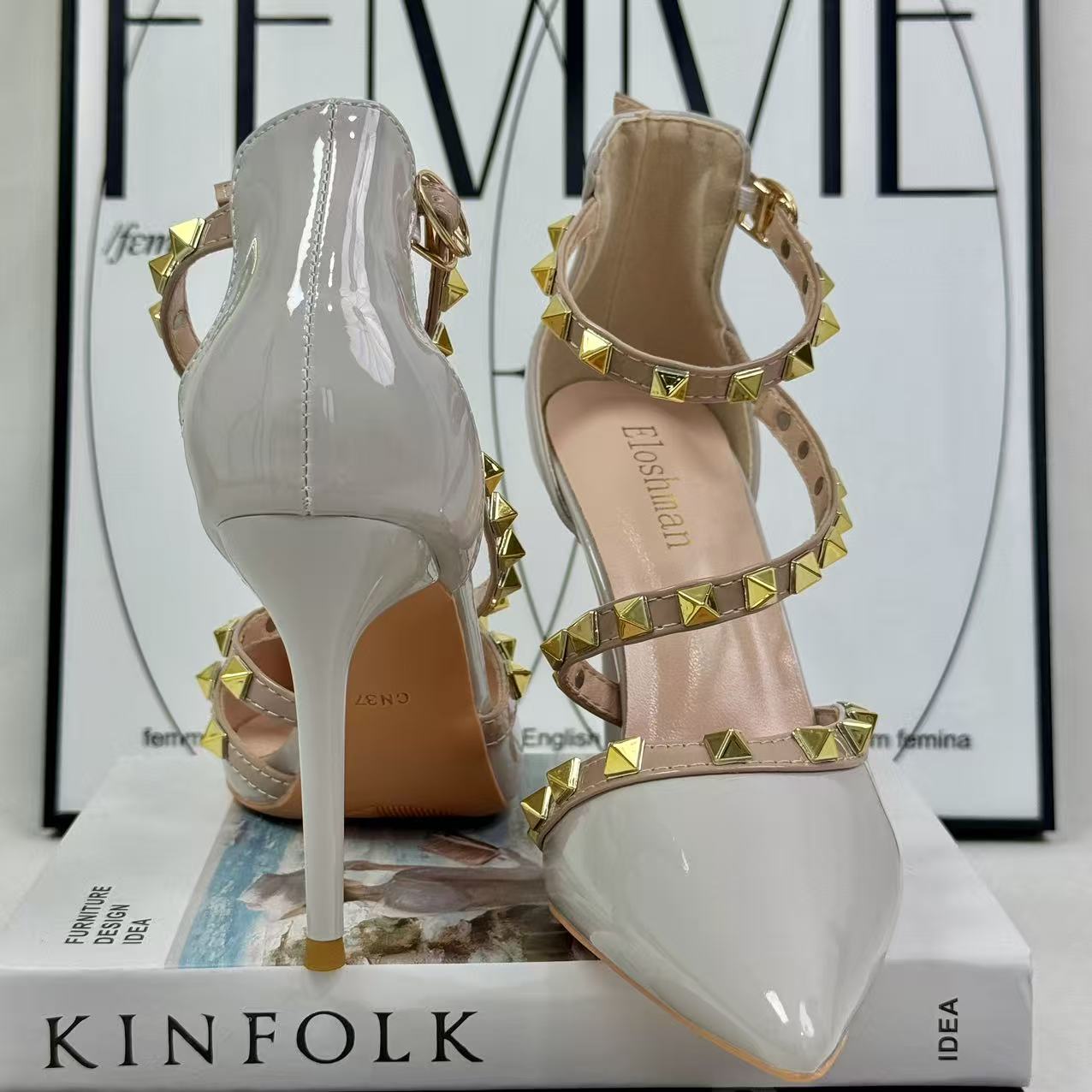 Pointed-nose rivet hollow-heeled shoes