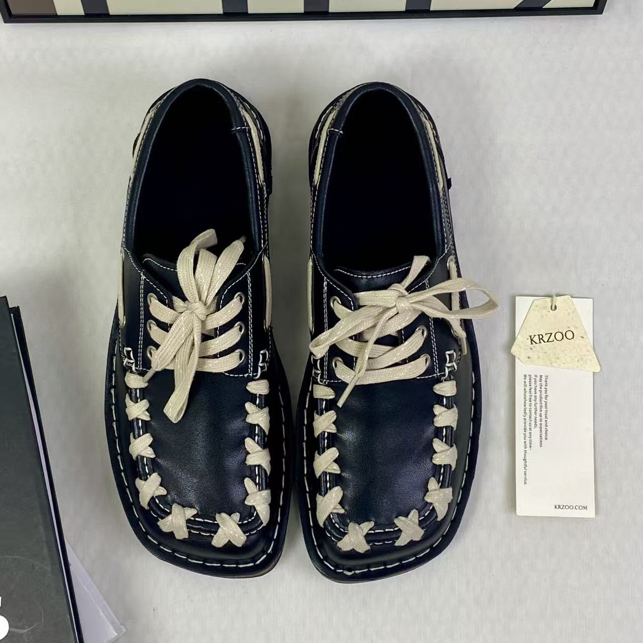 Retro woven design British style square-toe shoes