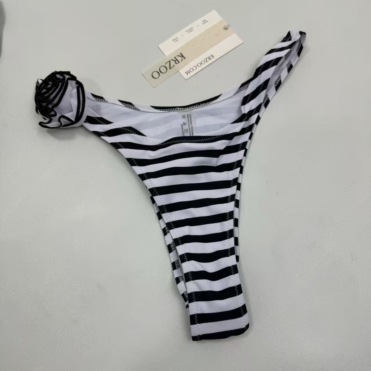 Three-dimensional flower split swimsuit