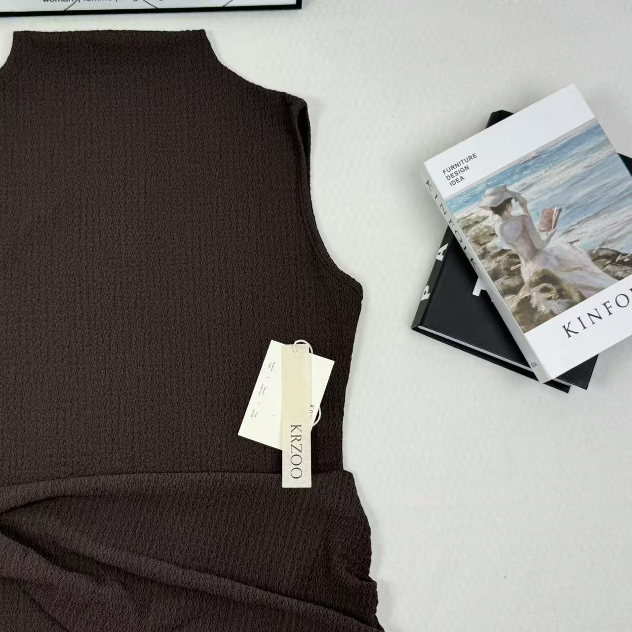 Knitted texture pattern metal snap closure dress