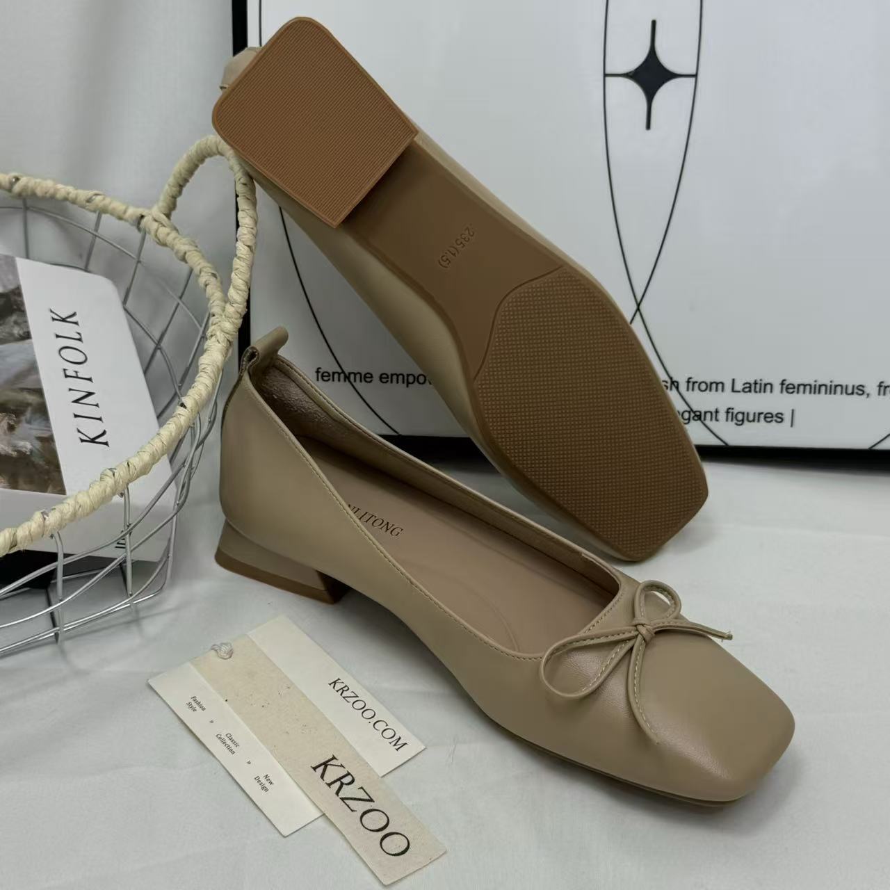 Round-toe low-heeled soft leather shoes