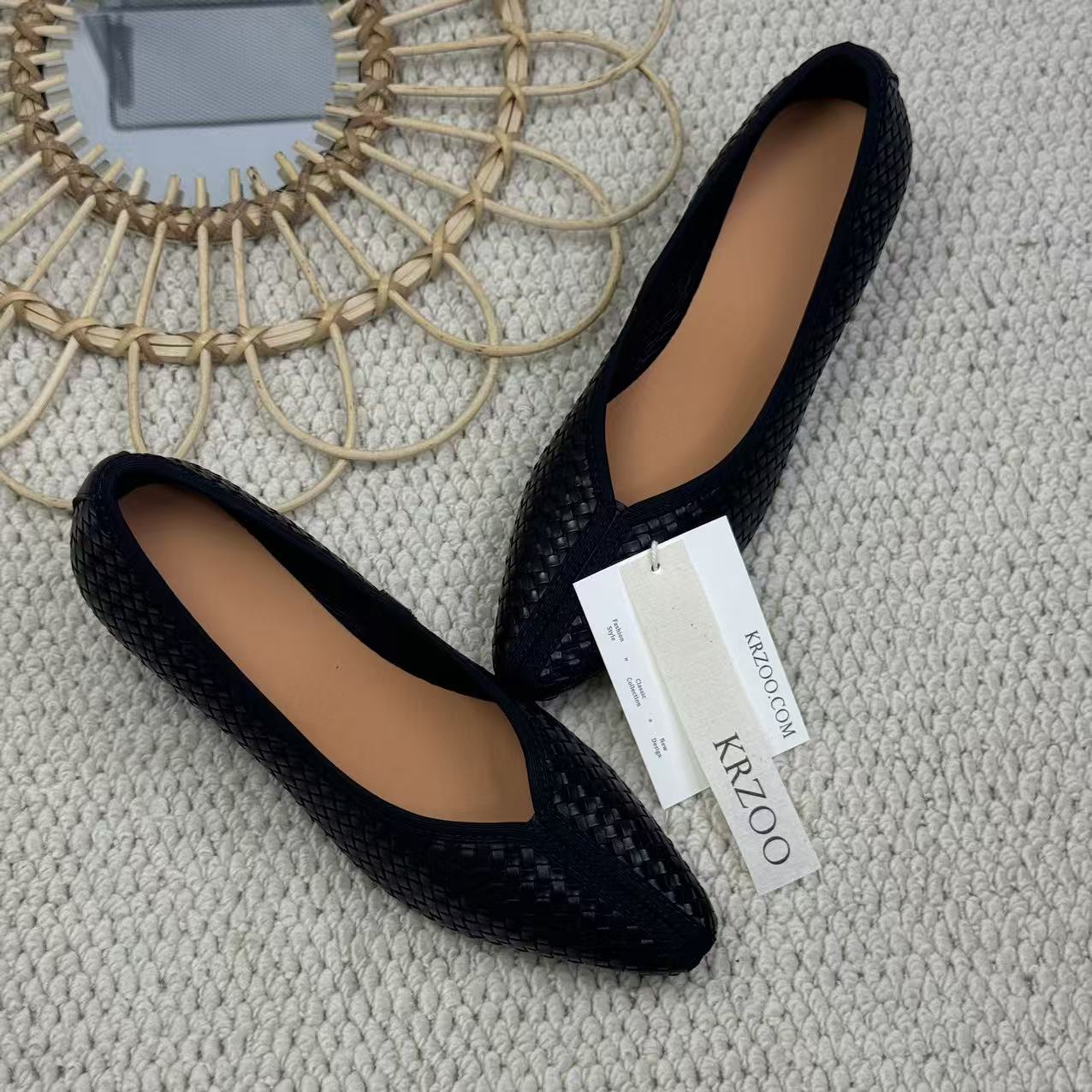 Top layer cowhide braided pointed-toe shoes