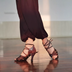 Women's Sparkling Glitter 5.6cm Heel Ballroom Dance Shoes/Latin Shoes