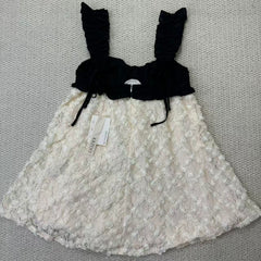 Lace flowered short dress