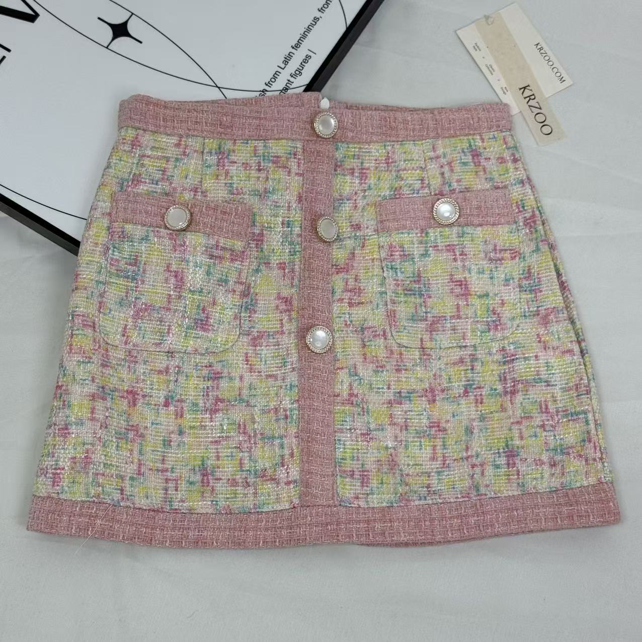 Colorful short jacket and high-waisted skirt set