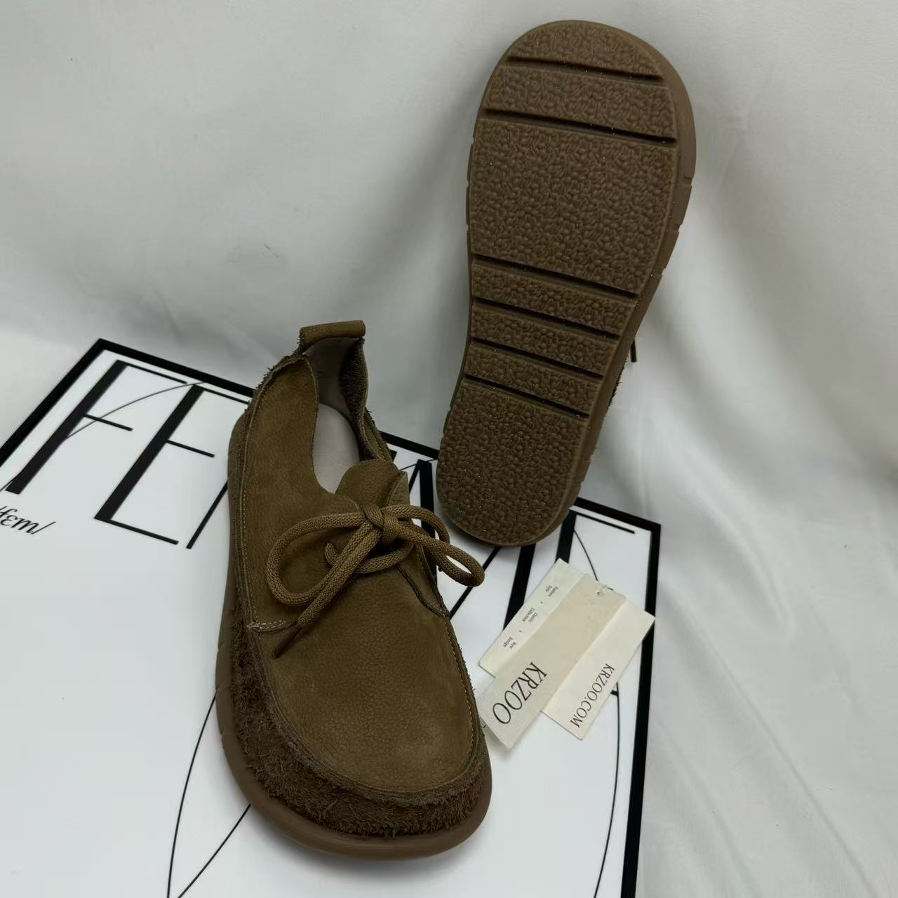 Leather lace-up low-top shoes