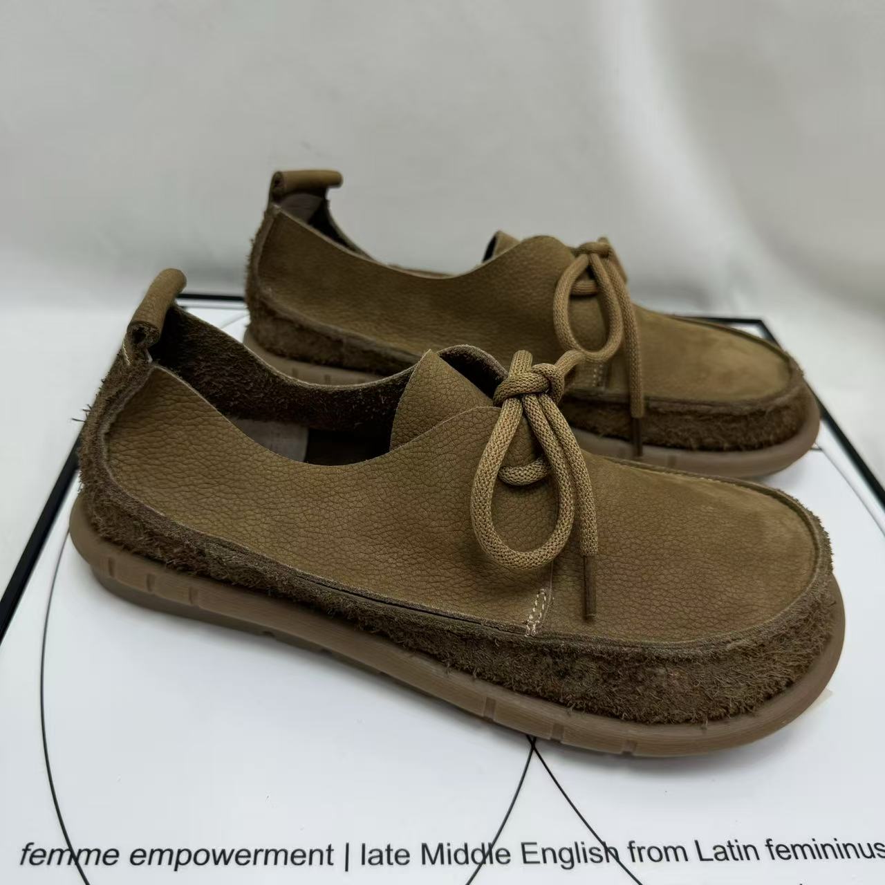 Leather lace-up low-top shoes