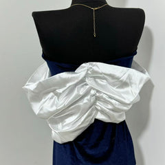Tight-fitting Gown with a Large Bow